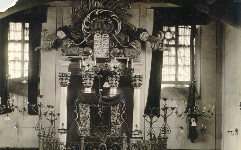 A tállyai zsinagóga Tóra-szekrénye, 1944 előtt. Magyar Zsidó Múzeum és Levéltár, Fényképtár, ltsz. F00.22. 