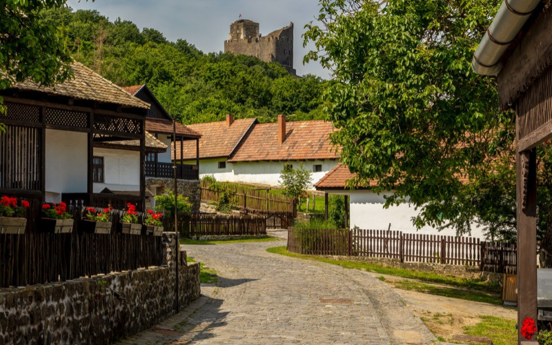 Hollókő