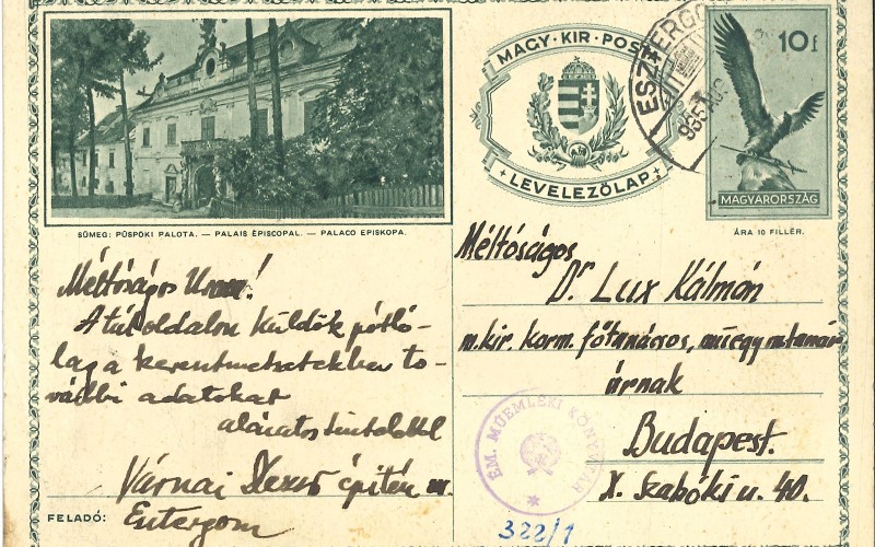 Várnai Dezső levelezőlapja Lux Kálmánnak, hátoldalán az esztergomi királyi kápolna kapujához vezető lépcső és oszloplábazat rajzával, 1935. Lymbus, Várnai Dezső-hagyaték, ltsz. K 322/1.