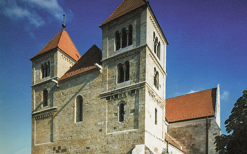 Nyugati homlokzat. Fotó: Mihalik Tamás, 1995. MÉM MDK Fotótár, ltsz. 162.318N.