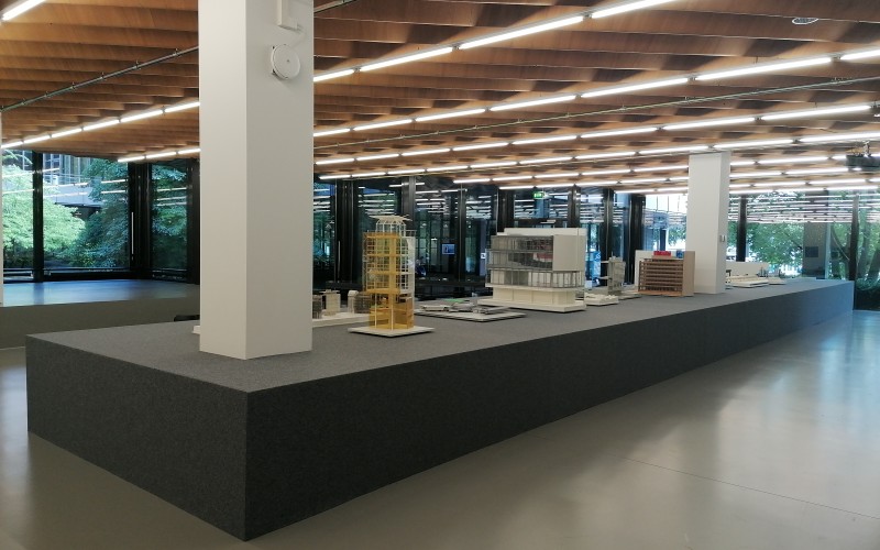 Az ETH közeli galériája a konferencia előtt tisztelegve a Theo Hotz Partner Architects kiállítását mutatta be. Fotó: Kovács Dániel