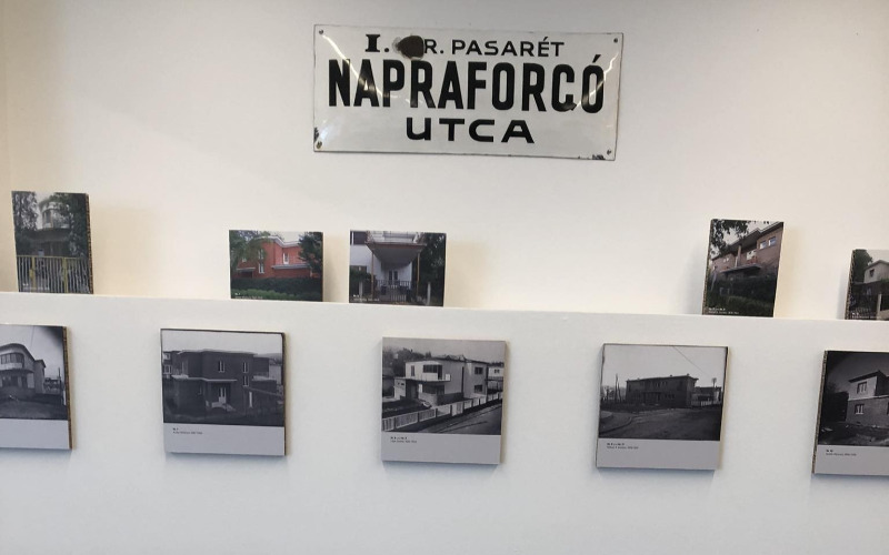 A Napraforgó utcáról szóló kiállítás a Weissenhofwerkstatt galériában. Fotó: Barki Márton