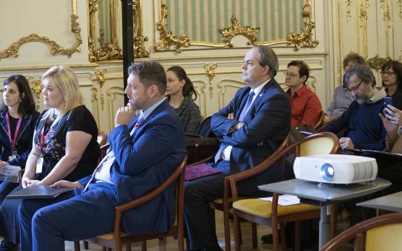 konferencia