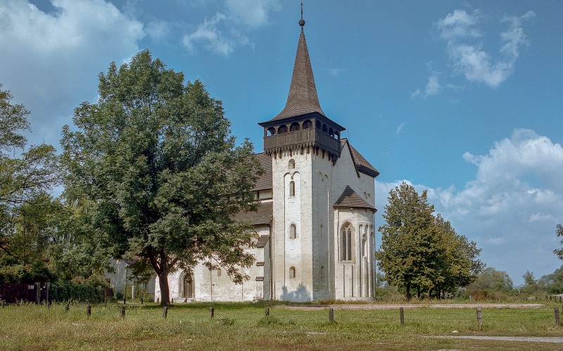 Boldva, 12. századi eredetű háromhajós templom monostortemploma. Helyreállítás: 1982. MÉM MDK Fotótár ltsz. 126.901N (évszám és szerző nélkül)