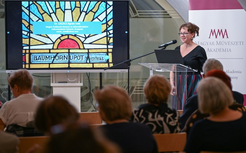 dr. Oszkó Ágnes Ivett, a Kutatási Osztály referense