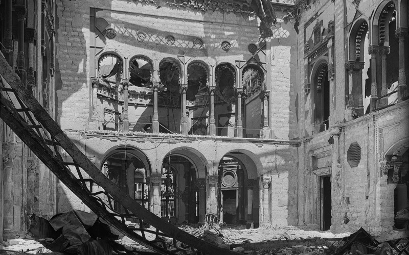 A Pesti Vigadó belső tere. Fotó: ismeretlen készítő, 1945. MÉM MDK Fotótár ltsz. 007.820N