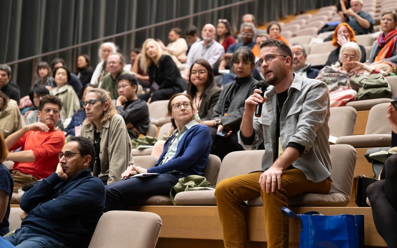 A panelbeszélgetésekbe a közönség is bekapcsolódhatott. Fotó © Felix S. C. Wong